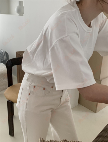 white short sleeves